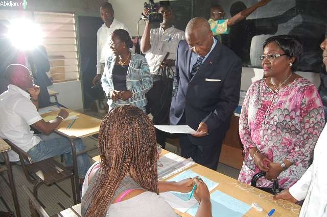 Fort taux d’échecs répétés aux examens de fin d’année : Les ministres Bleu Lainé et Atsé Benjamin accusent les fondateurs